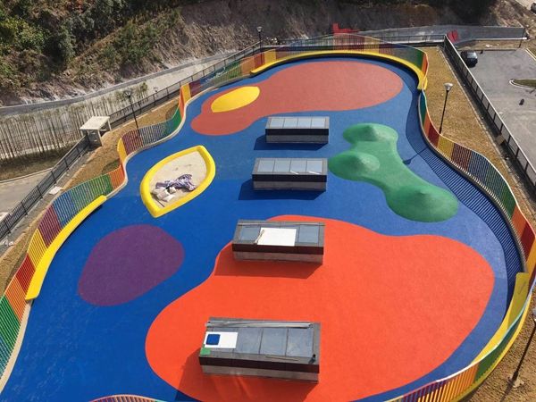 運動場地材料廠家介紹投資購買運動地板的相關(guān)注意事項